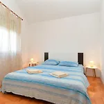 Edin 1359 Apartman *