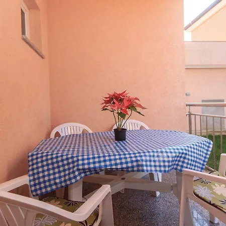 Edin 1359 Apartmán Peroj