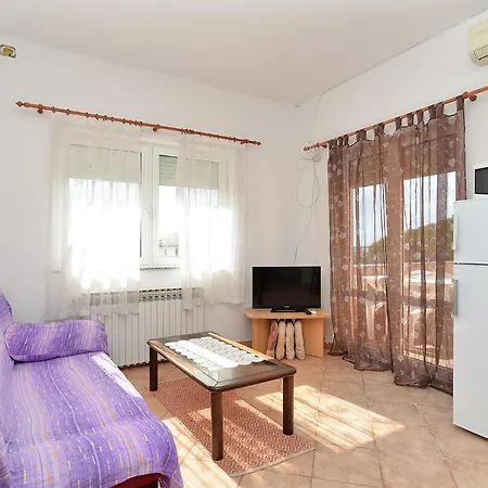Edin 1359 Apartman *