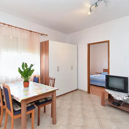 Edin 1359 Apartman