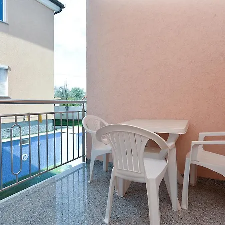 Edin 1359 Apartman *