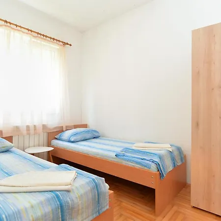 Edin 1359 Apartman *