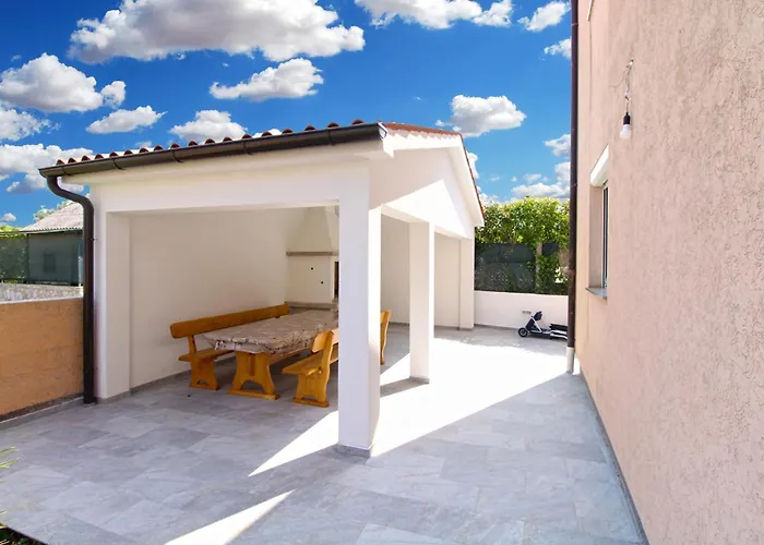 아파트 Edin 1359 페로이