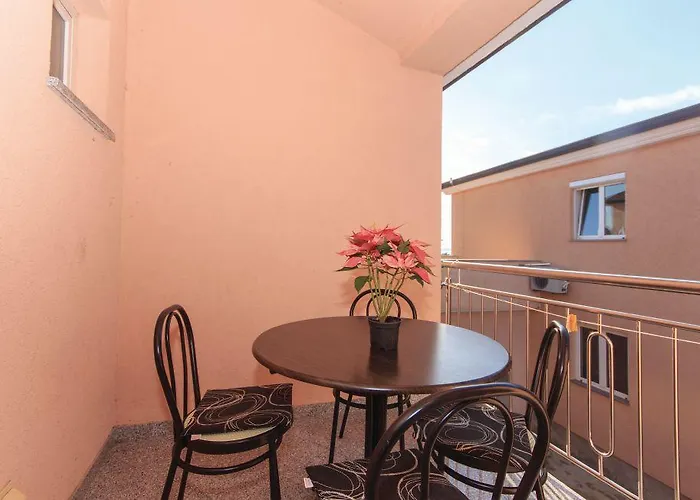 아파트 Edin 1359 페로이