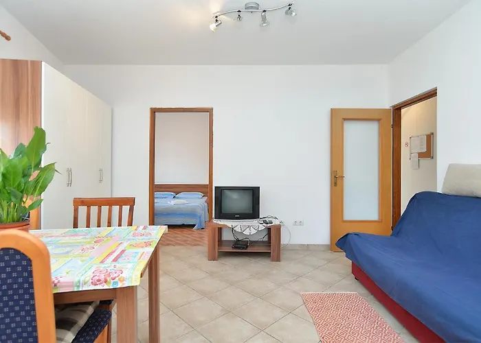 Edin 1359 아파트 페로이