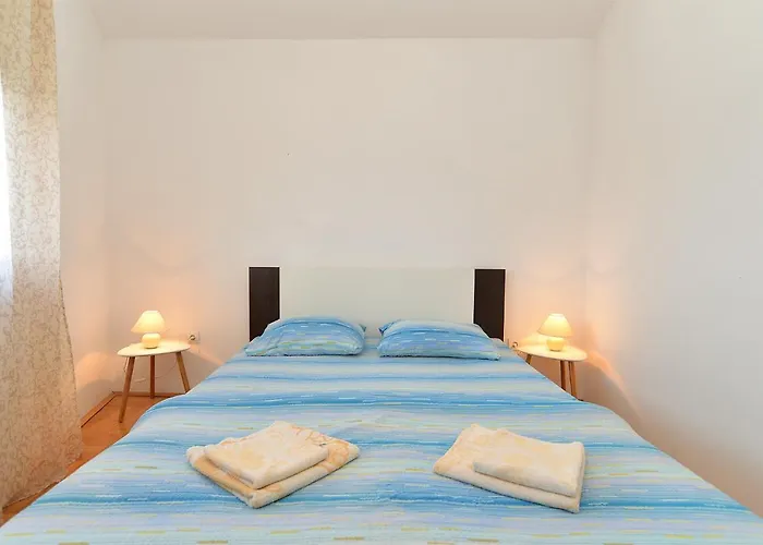 Edin 1359 아파트 페로이