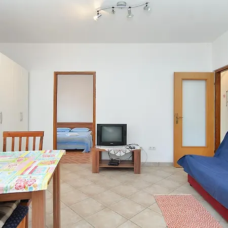 Edin 1359 Apartament Peroj