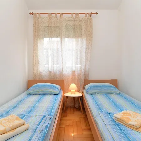 Edin 1359 Apartament