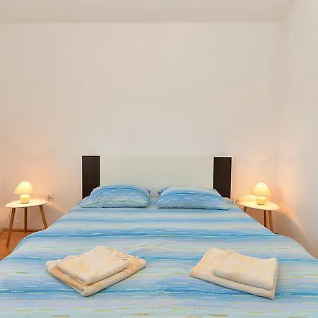 Edin 1359 Apartament Peroj